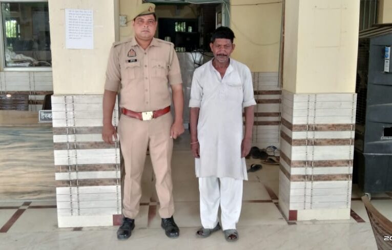 थाना थानाभवन पुलिस ने गांव खानपुर निवासी वारंटी अभियुक्त को किया गिरफ्तार